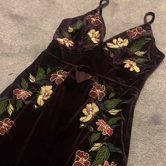 Privy Black Dress with Floral Embroidery - Picture 2 of 5